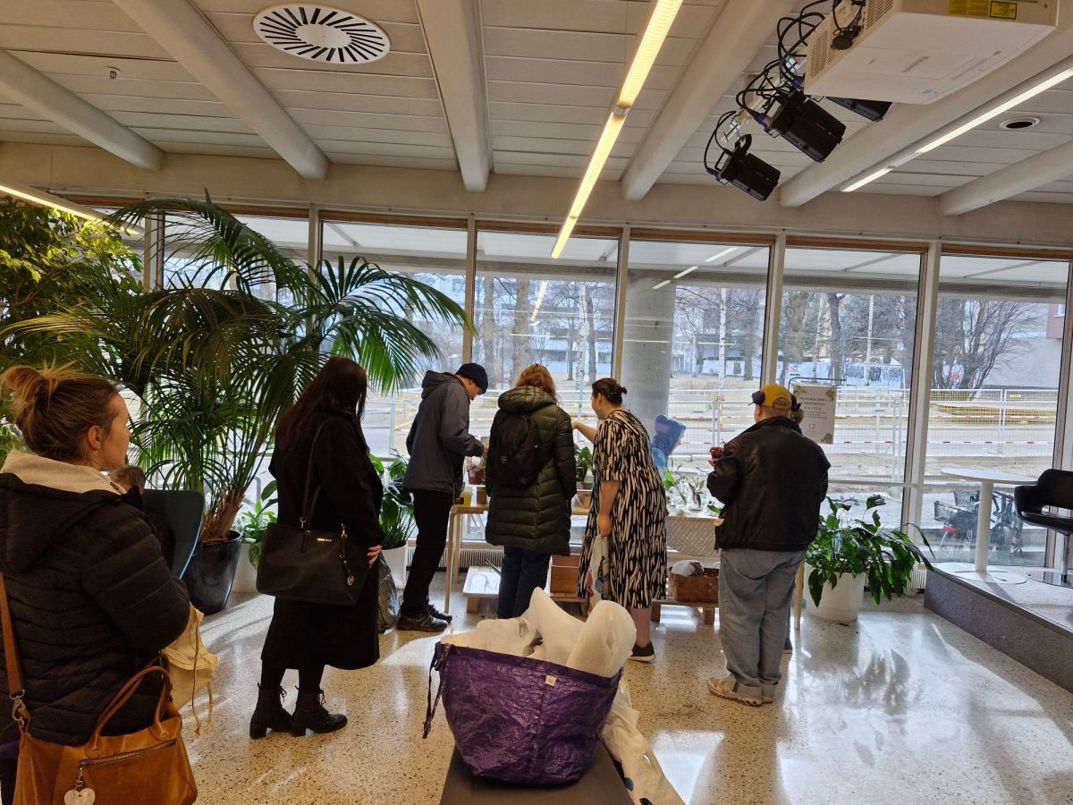 Kasvitreffit Jyväskylän kaupunginkirjastolla 9.4.2025